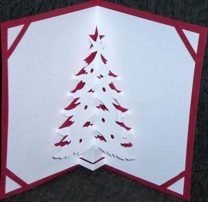 Скачать бесплатно Рождественская объемная открытка на сайте WishesCards.ru